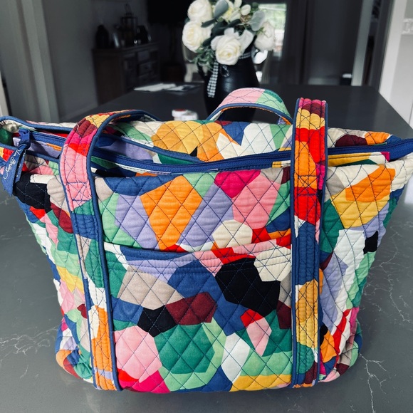 Vera Bradley multi-color zip top handbag - Picture 8 of 8